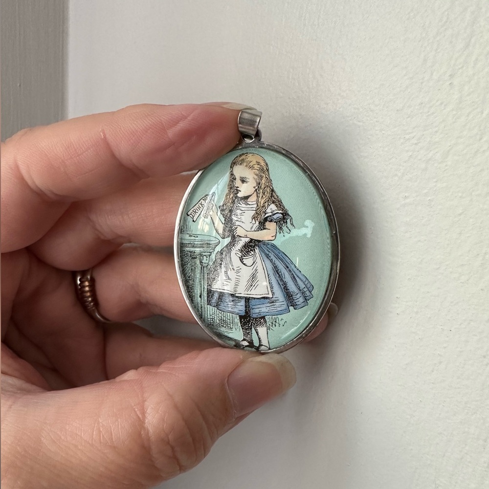 Alice in wonderland pendant